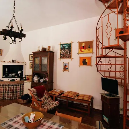 Winding Staircase House Casa vacanze